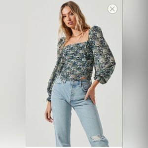 ASTR THE LABEL TONINA FLORAL PUFF SLEEVE TOP